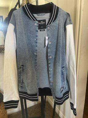 Hollister Light Wash varsity  Denim Jacket with Stripe Collar - Blue